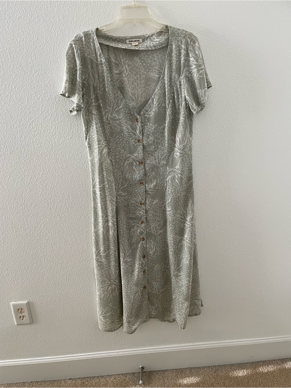 Billabong Sage Green Floral-Print Button-Front Midi Dress